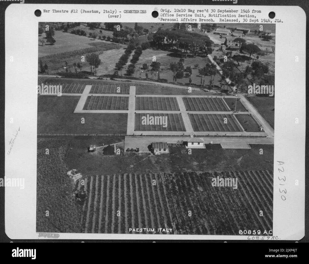 Cimitero militare degli Stati Uniti a Paestum, Italia. Si trova a 40 miglia a sud di Salerno, sede dell'invasione iniziale dell'Italia dell'Esercito 5th. Il primo soldato americano fu sepolto qui il 20 settembre 1943. Foto Stock