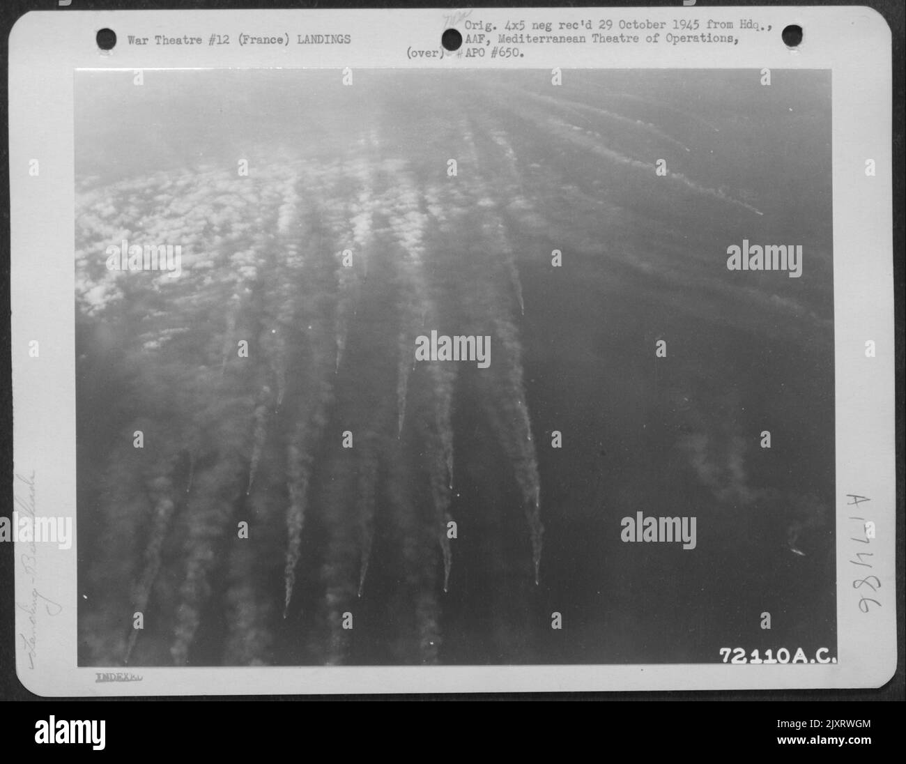 Flotta d'invasione al largo della costa meridionale della Francia il D-Day, 15 agosto 1944. Foto Stock