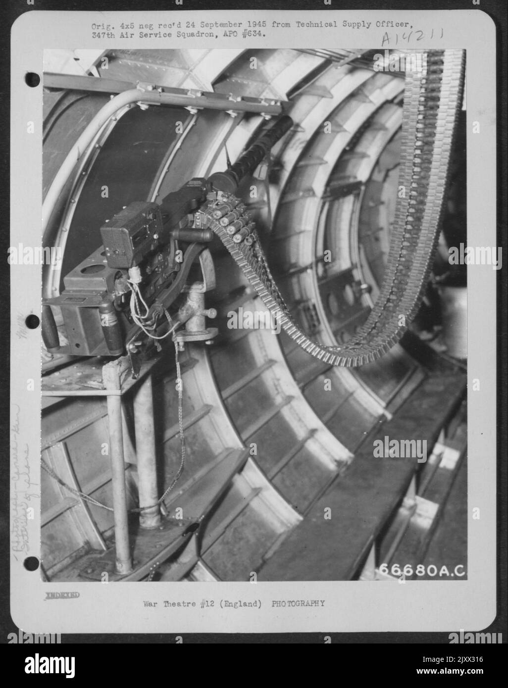 La fotocamera Gsap (Gunsight Destining Point) fotografa il Gunsight così come il bersaglio e la precisione del puntamento. Viene automaticamente sincronizzata per scattare una foto della vista quando la pistola scatta. L'importanza della fotocamera nella fotografia aerea è la Three-F. Foto Stock