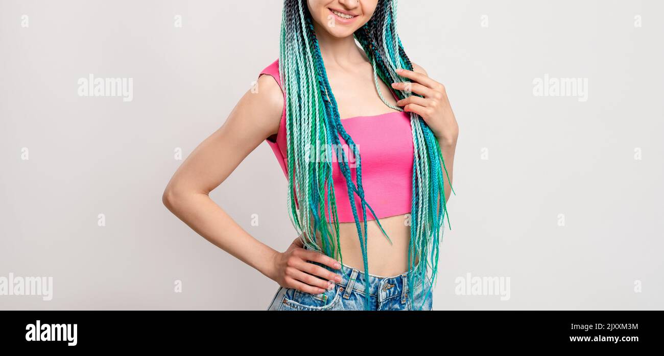 donna colore blu trecce acconciature dyed dreads Foto Stock