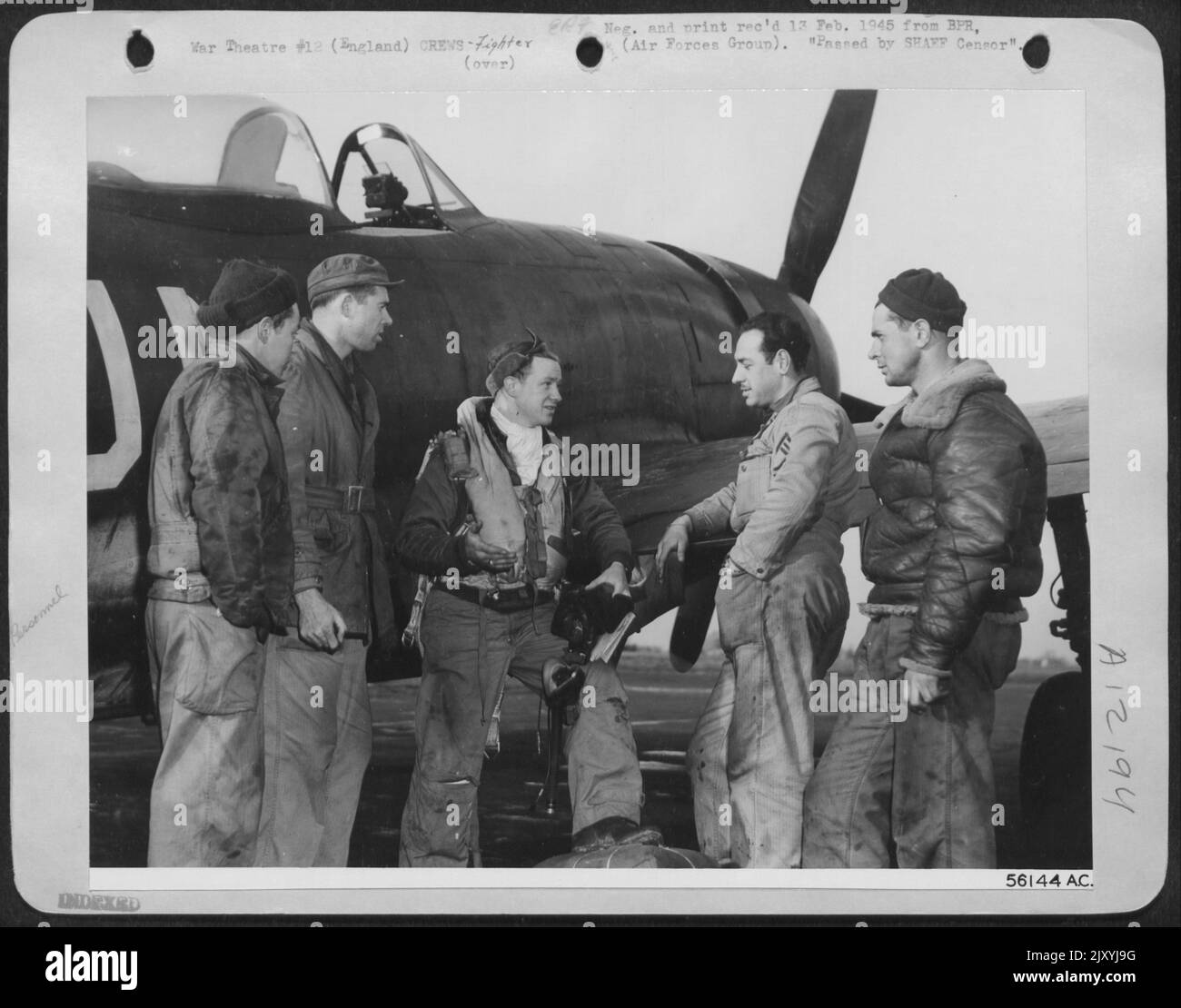 Victor Bast, Lena, Wisconsin, descrive come volò la copertura superiore per un pacco di combattenti Republic P-47 Thunderbolt della US 8th Air Force, durante l'attacco alla capitale tedesca da 1.000 Boeing B-17 Flying OFRTRICS dello stesso comando, il 3 febbraio Foto Stock