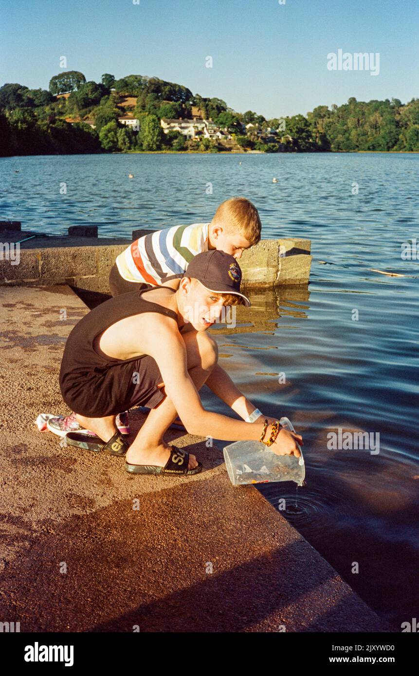 Pesca di granchio o granchio a Stoke Gabriel, Devon, Inghilterra, Regno Unito. Foto Stock