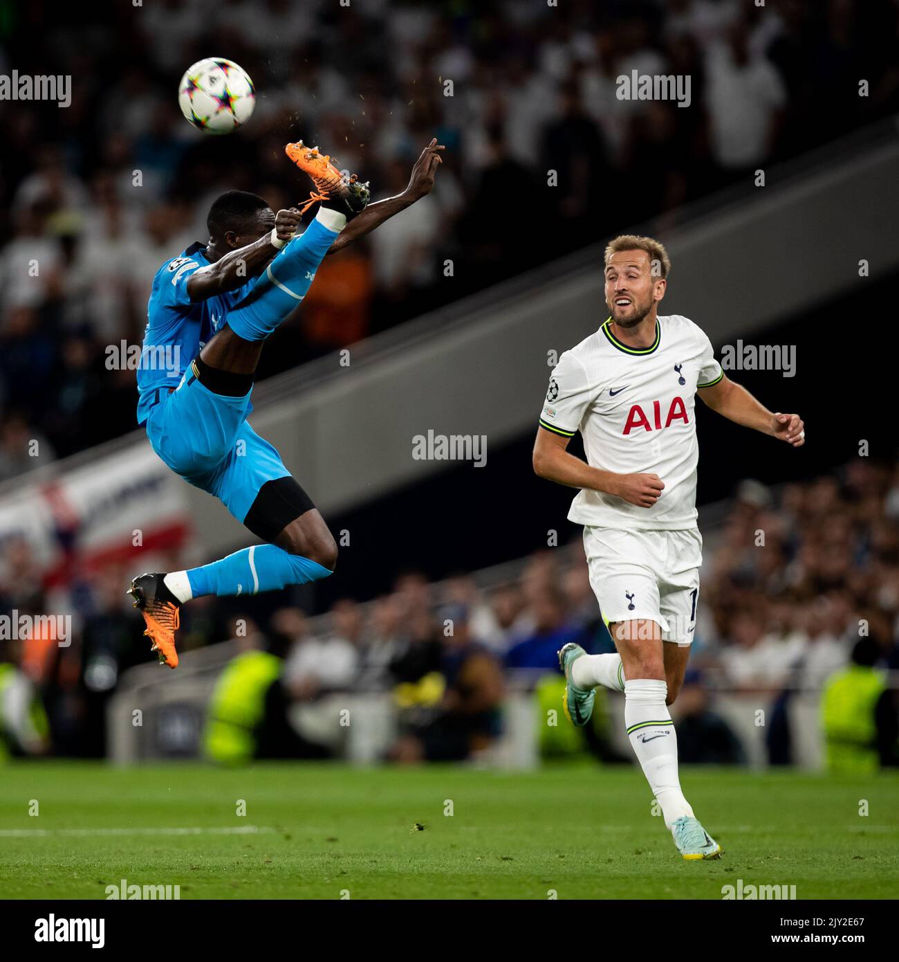 Londra, Regno Unito. 7th Settembre 2022. Eric Bailly di Marsiglia controlla la palla durante la partita della UEFA Champions League tra Tottenham Hotspur e Olympique de Marseille a White Hart Lane, Londra, mercoledì 7th settembre 2022. (Credit: Federico Maranesi | MI News) Credit: MI News & Sport /Alamy Live News Foto Stock