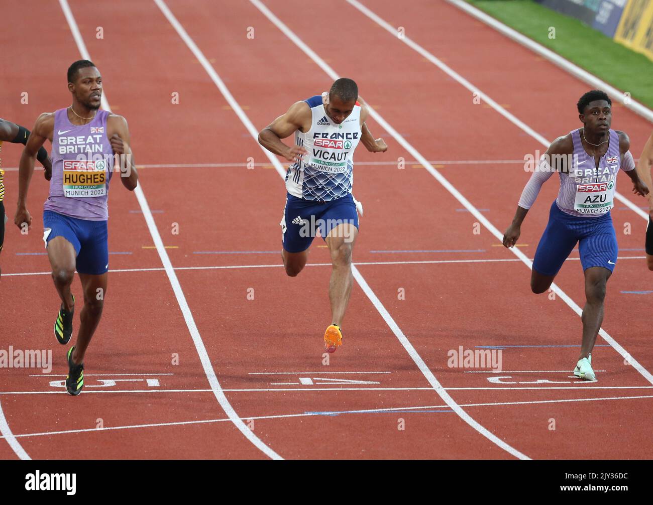 HUGHES Zharnel di Gran Bretagna , VICAUT Jimmy di Francia e AZU Jeremiah di Gran Bretagna Finale maschile 100m 1/2 durante i Campionati europei di Atletica 2022 il 15 agosto 2022 a Monaco di Baviera, Germania - Foto Laurent Lairys / DPPI Foto Stock