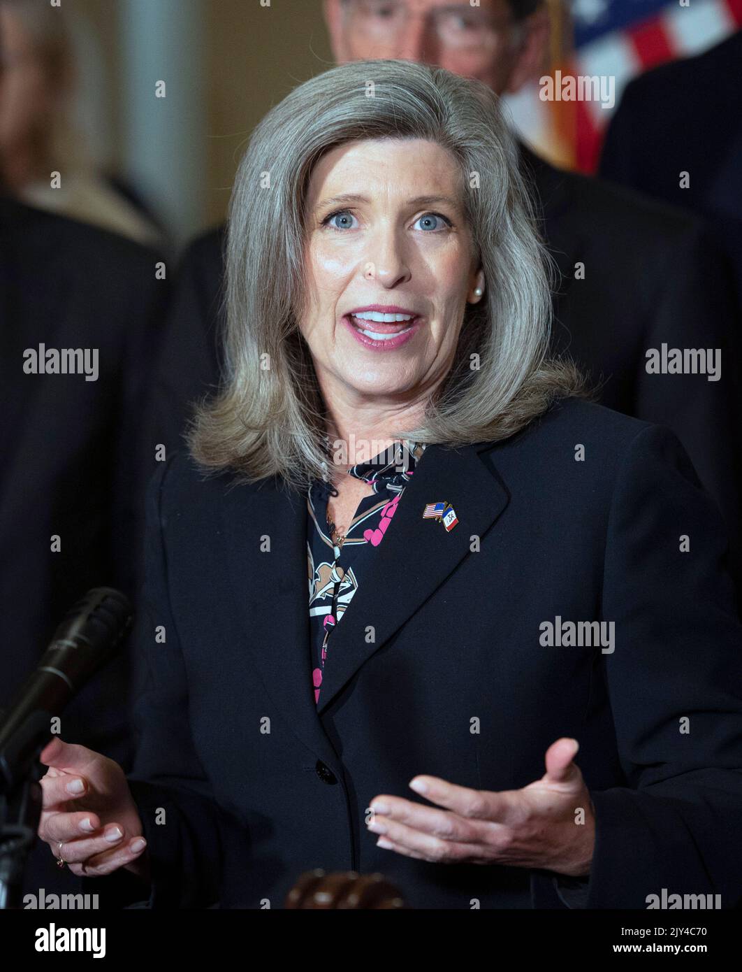 Il senatore degli Stati Uniti Joni Ernst (repubblicano dell'Iowa) offre osservazioni durante la conferenza stampa del pranzo politico del Senato Republicans, al Campidoglio degli Stati Uniti a Washington, DC, mercoledì 7 settembre 2022. Credito: Cliff Owen/CNP Foto Stock