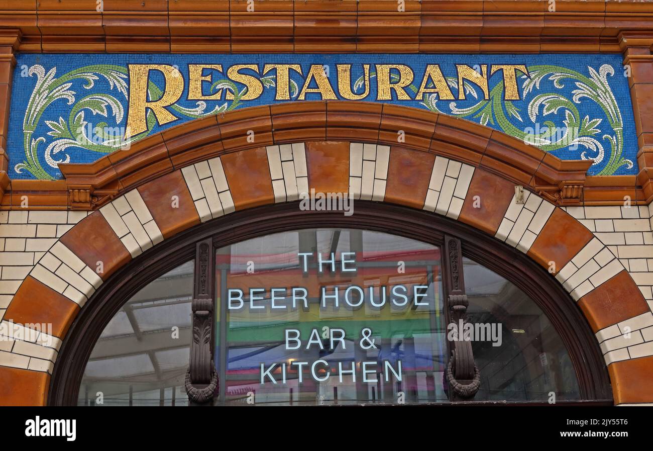 Victoria station Manchester, ristorante con scritte a mosaico, libreria con decorazioni a mosaico, ristorante Foto Stock