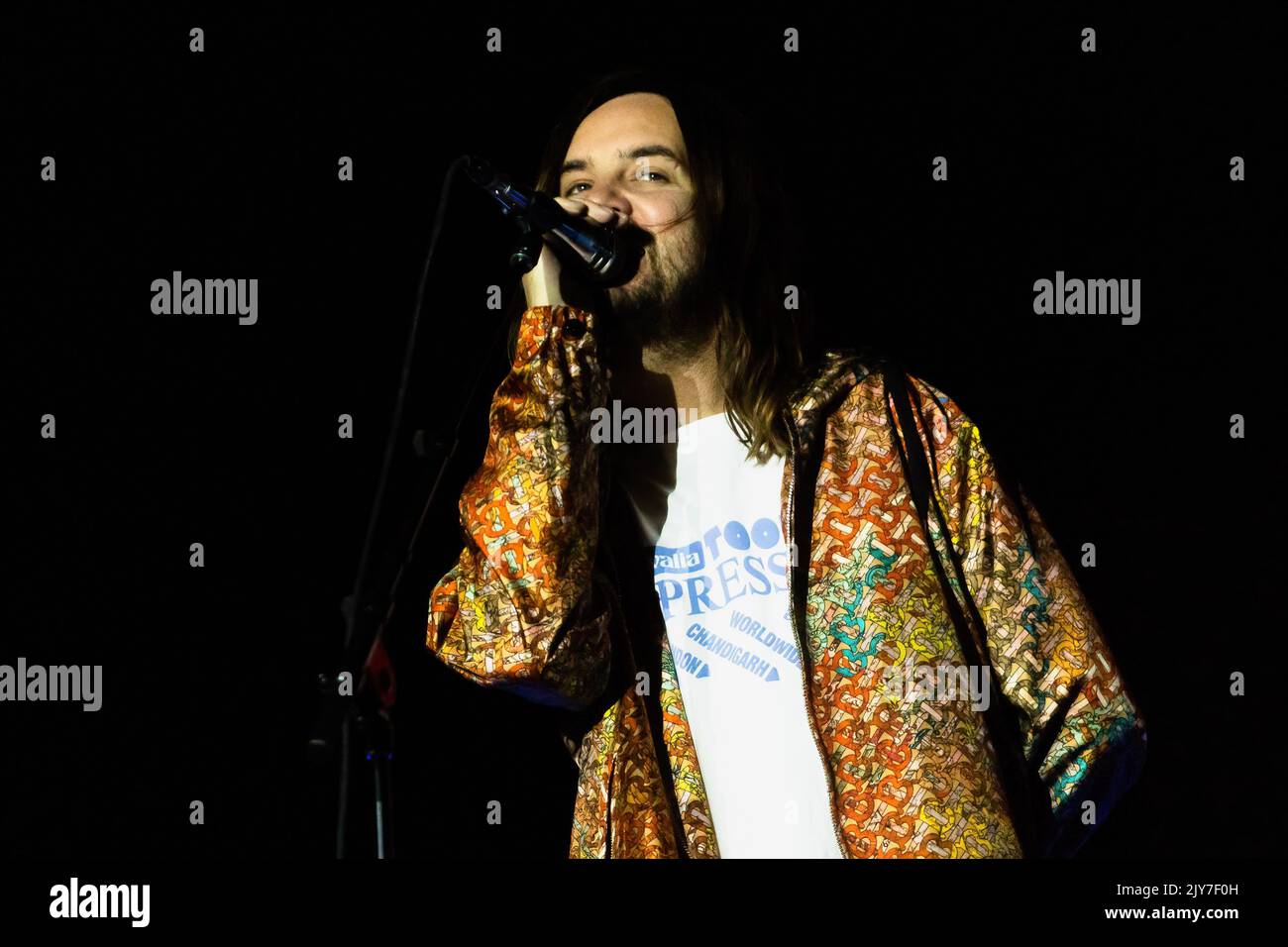 Milano, Italia. 07th Set, 2022. Progetto di musica psichedelica del multi-strumentista australiano Kevin Parker, Tame Impala si esibisce dal vivo durante un concerto all'Ippodromo SNAI. (Foto di Mairo Cinquetti/SOPA Images/Sipa USA) Credit: Sipa USA/Alamy Live News Foto Stock