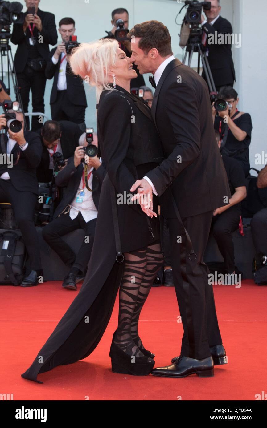 Venezia, Italia. 07th Set, 2022. VENEZIA, ITALIA. 7 settembre 2022: Hugh Jackman & Deborra-Lee Furness alla prima Son al Festival Internazionale del Cinema di Venezia del 79th. Foto: Kristina Afanasyeva/Caratteristuflash Credit: Paul Smith/Alamy Live News Foto Stock