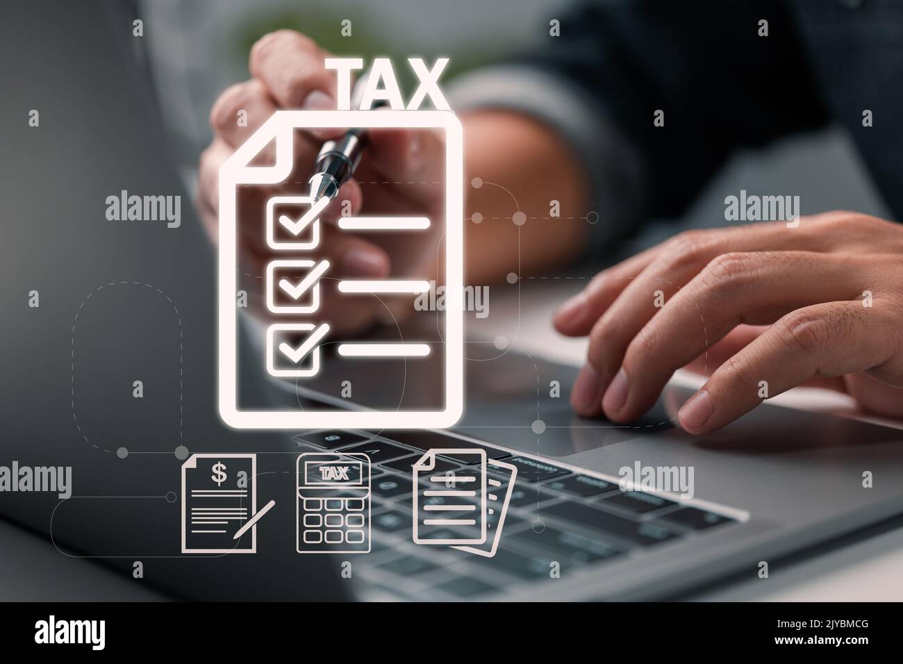 Rimborsi fiscali e dichiarazioni IVA annuali utilizzando un'idea di rimborso per le piccole persone. Per ottenere un pagamento finanziario dal budget, compilare un taxi pubblico Foto Stock