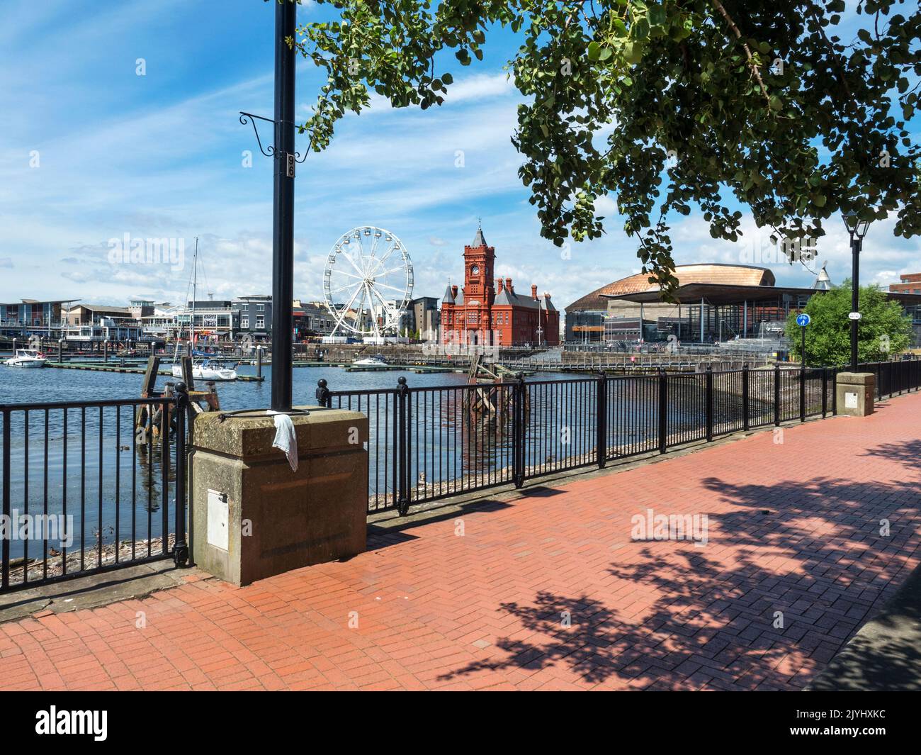 Il Pier Head Building è un edificio classificato di prima classe che si trova nella baia di Cardiff, nel Galles Foto Stock