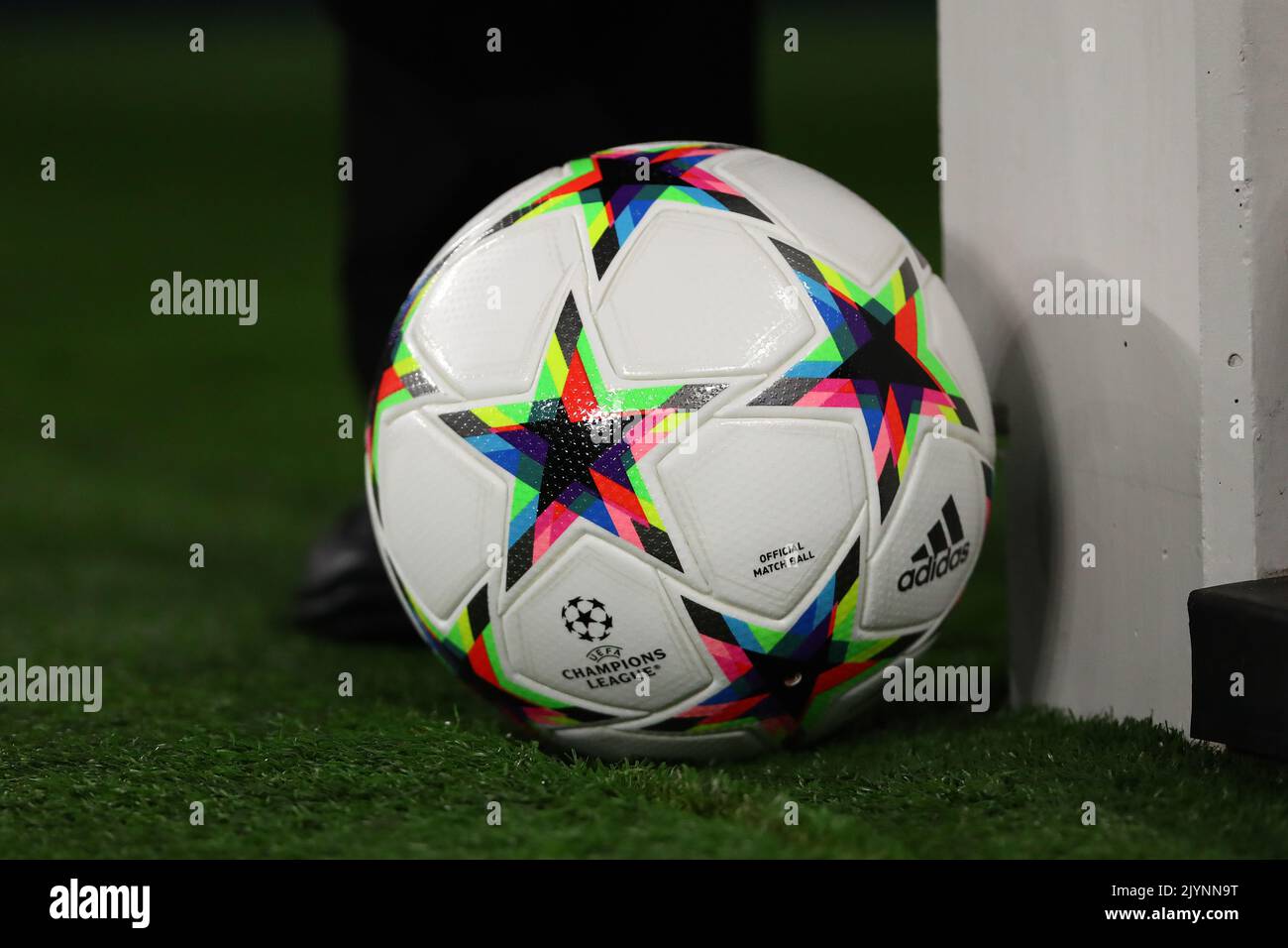 Stagione ufficiale 2022/23 UEFA Champions League Adidas Pro void Matchball - Tottenham Hotspur / Marsiglia, UEFA Champions League, Tottenham Hotspur Stadium, Londra, Regno Unito - 7th settembre 2022 Foto Stock