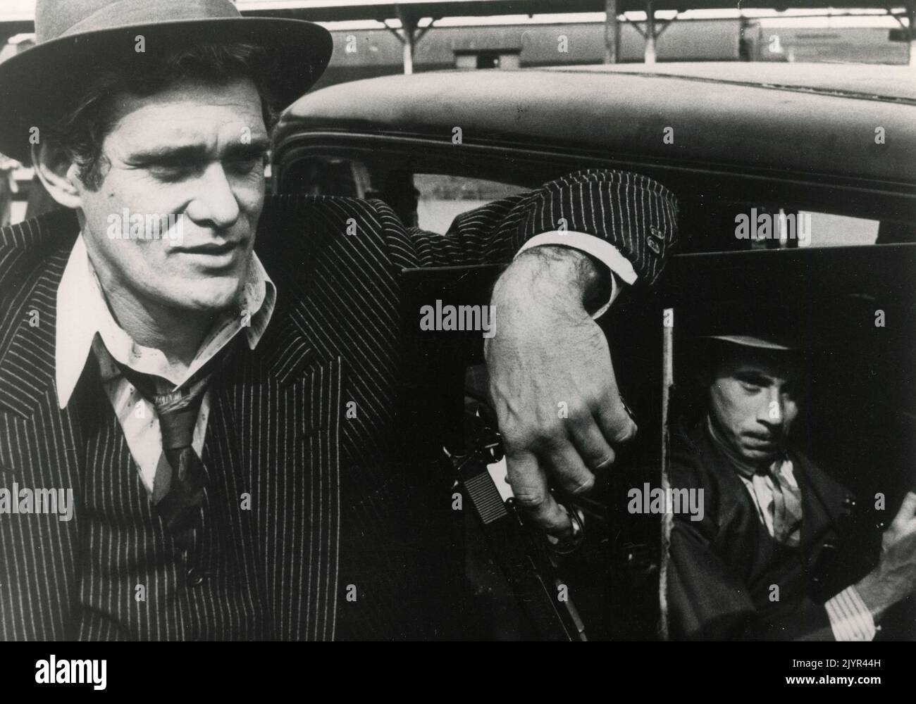 Attori americani Bo Hopkins e Robert Walden nel film The Kansas City Massacre, USA 1975 Foto Stock