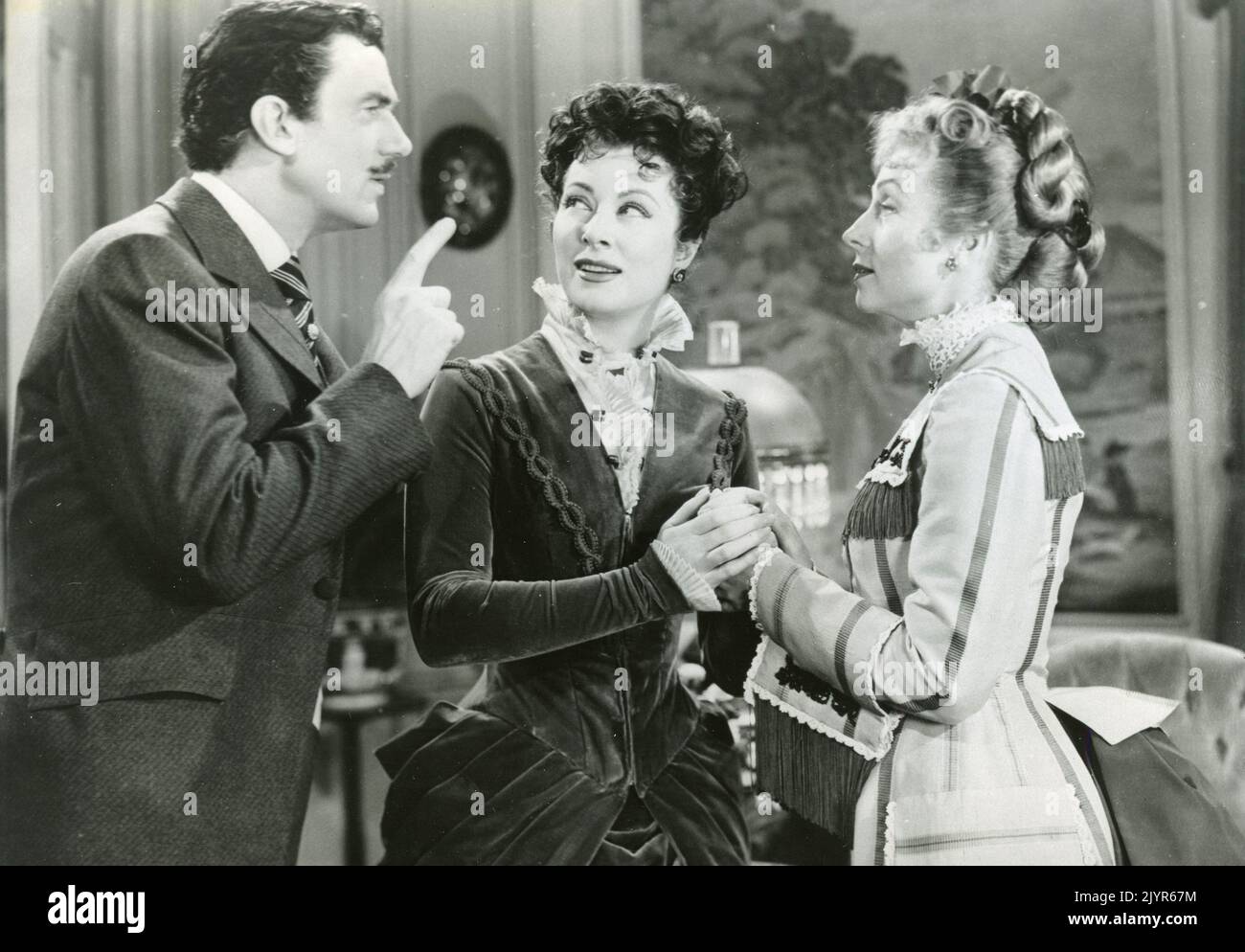 Attres Agnes Moorehead e Greer Garson (al centro), e l'attore Walter Pidgeon nel film Mrs. Parkington, USA 1944 Foto Stock