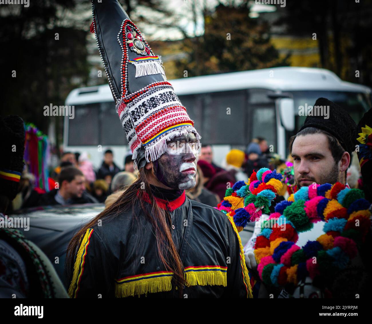 Tradizione di Capodanno rumena. Festival di ballo dell'orso di Capodanno, Botosani, Moldova, Romania Foto Stock