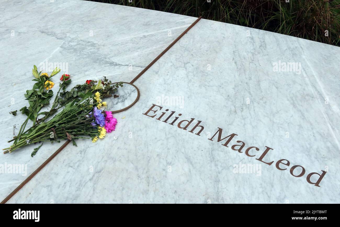 Il Glade of Light Memorial, commemora le vittime del bombardamento della Manchester Arena del 2017 - Victoria St, Manchester, Inghilterra, UK, M3 1SX Foto Stock