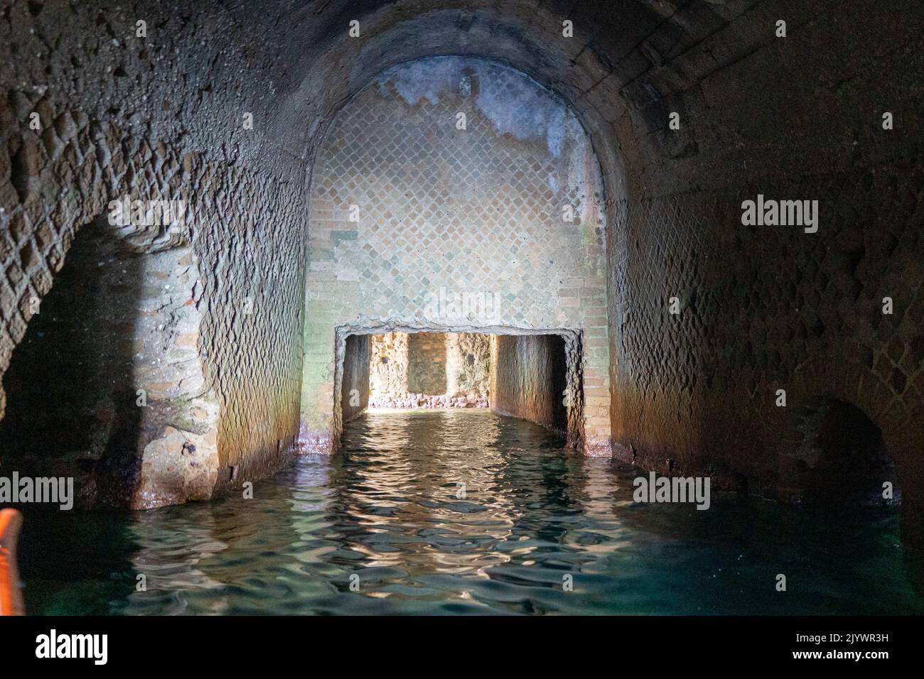 Tour in kayak a Napoli - palazzo degli spiriti, marechiaro Foto Stock
