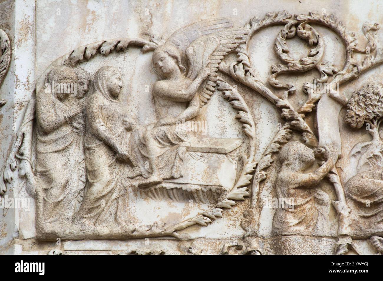 Risurrezione (tomba vuota) - bassorilievo dal 3th° pilastro (nuovo Testamento) - facciata della cattedrale di Orvieto - Umbria - Italia Foto Stock