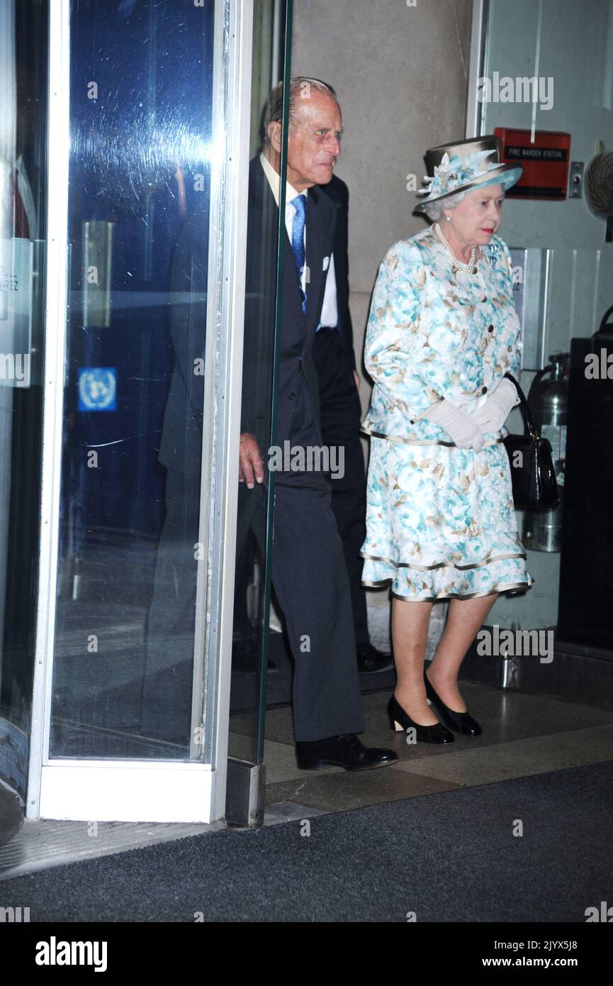 **FOTO DEL FILE** la regina Elisabetta II è scomparsa. Il Principe Phillip e la Regina Elisabetta II visitano le Nazioni Unite a New York City. Luglio 6, 2010. Credito: Dennis Van Tine/MediaPunch Foto Stock