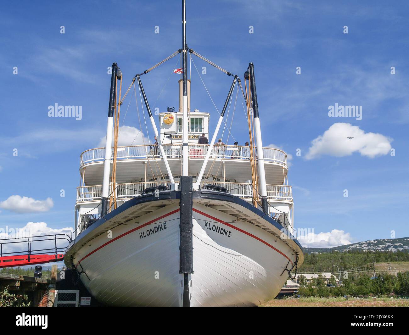 Whitehorse Yukon Territory - 3 2008 agosto; S.S. Klondike National Historic Site con scafo dalla prospettiva bassa. Foto Stock