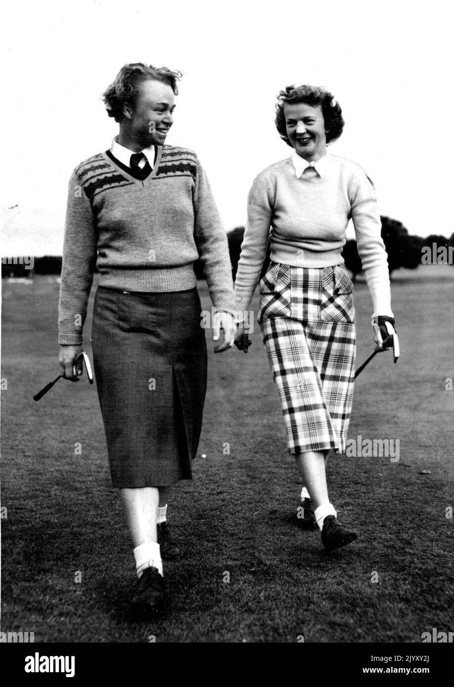 Miss Judith Percy, campione del Queensland, che gioca nel campionato di golf femminile vittoriano. Agosto 15, 1952. Foto Stock