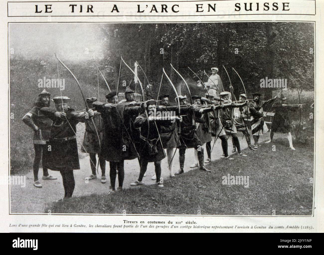 Fotografia di rievocazione del concorso svizzero di tiro con l'arco del 13th° secolo. 1905 Foto Stock