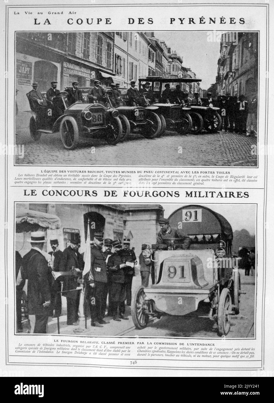 Fotografie d'epoca di automobili che passano attraverso una città francese durante una corsa attraverso i Pirenei Montagne 1905 Foto Stock