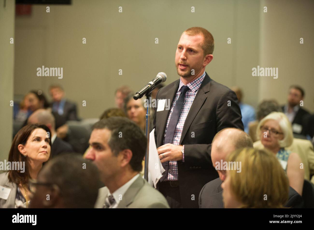 Bilancio per l'anno fiscale 2014 riunione informativa di attuazione presso la sede centrale dell'HUD, presieduta dal Segretario Shaun Donovan. Foto Stock