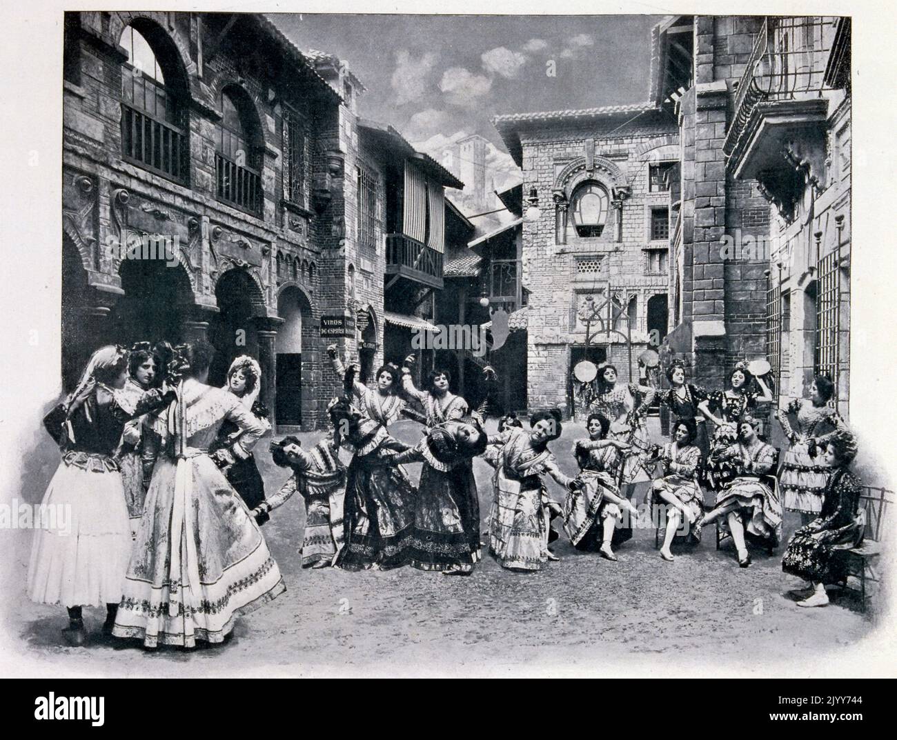 Esposizione Universelle (Fiera Mondiale) Parigi, 1900; fotografia in bianco e nero dell'Andalusia ai tempi dei Mori; ballo spagnolo. Foto Stock