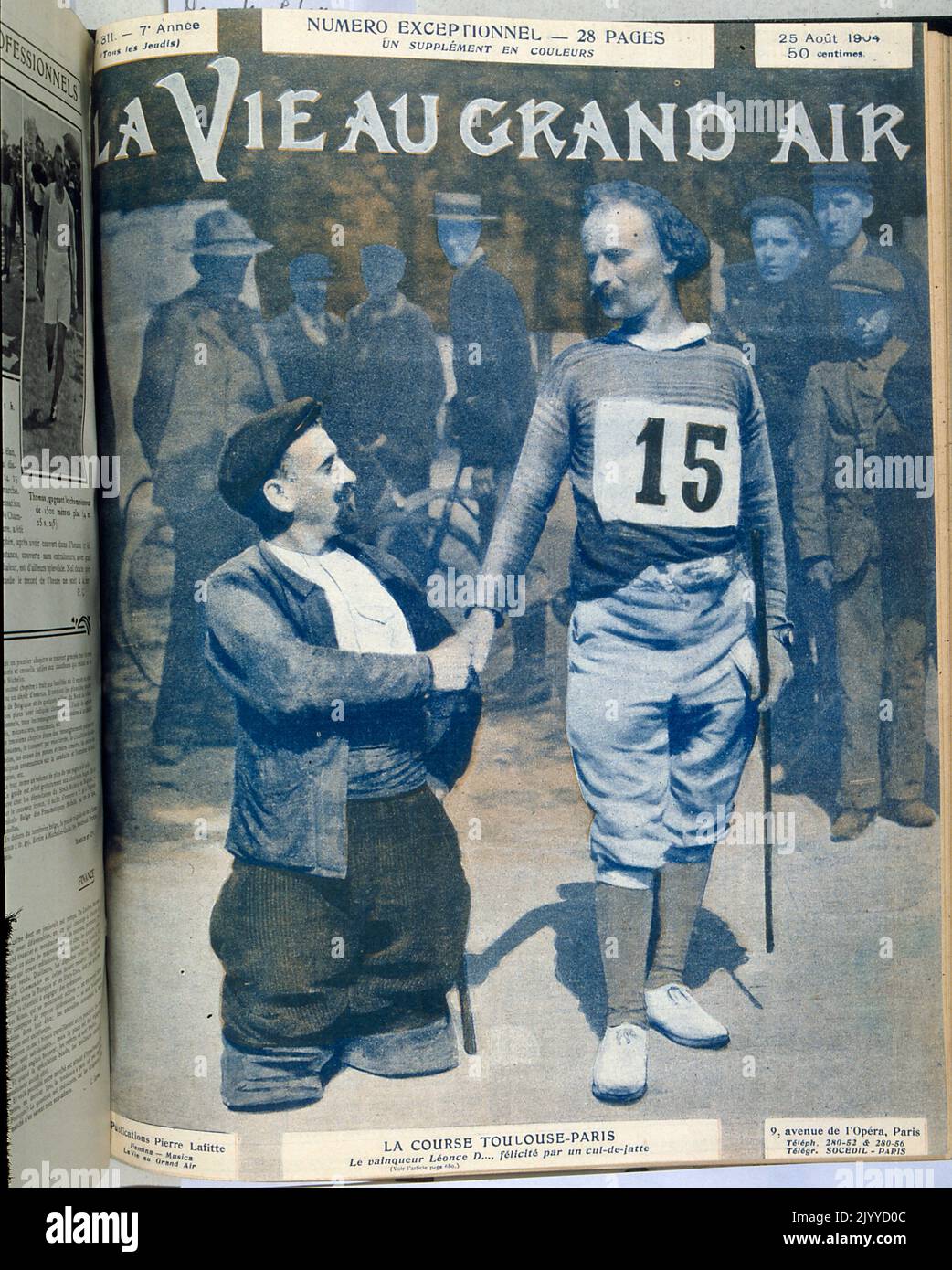 Dalla rivista la vie au Grand Air (Life in the Outdoors); copertina in bianco e nero fotografata il 25 agosto 1904 dei partecipanti sul percorso della corsa Tolosa-Parigi. Foto Stock