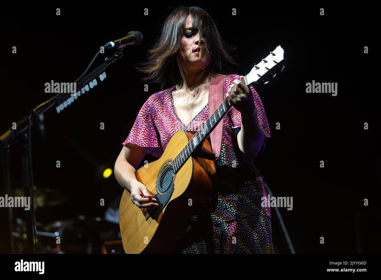 Milano, Italia. 08th Set, 2022. La cantante e cantautrice italiana Carmen Consoli suona dal vivo durante un concerto a Carroponte (Photo by Mairo Cinquetti/SOPA Images/Sipa USA) Credit: Sipa USA/Alamy Live News Foto Stock