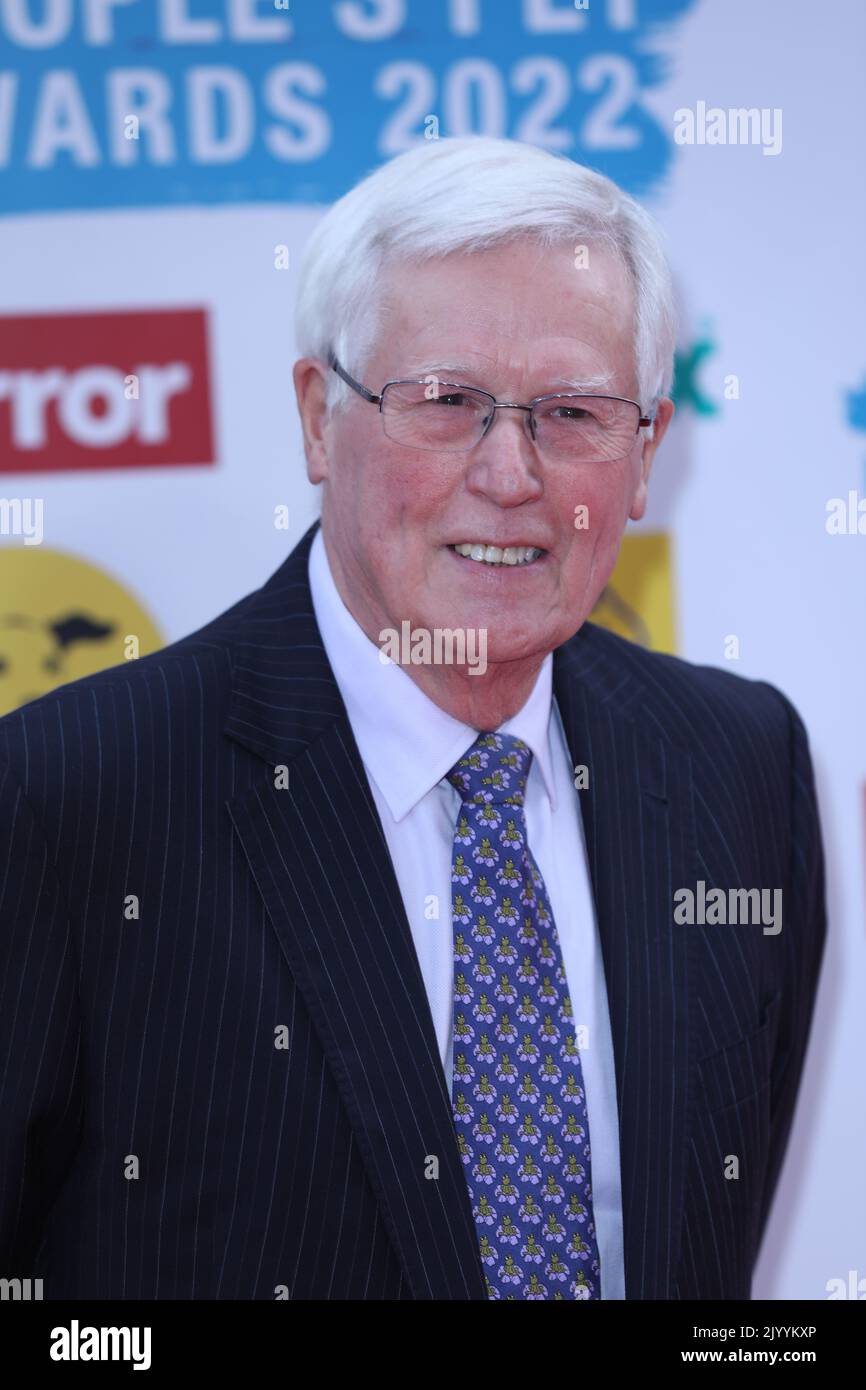 Londra, Regno Unito. 8 Settembre 2022. John Craven OBE partecipa a una fotocall per il Mirror People's PET Awards al Grosvenor House Hotel, Londra. Data immagine: Giovedì 8 settembre 2022. Credit: Isabel Infantes/Empics/Alamy Live News Foto Stock