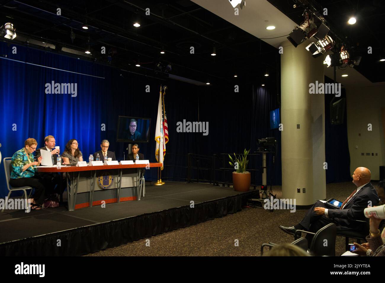 Avviso di disponibilità di finanziamento (NOFA), presentazione per il lancio dell'anno fiscale 2013, con partecipanti tra cui: Barbara Dorf, direttore, ufficio di gestione e supervisione delle sovvenzioni dipartimentali; Kevin Simpson, vice consigliere generale principale; Lisa Danzig, direttore della pianificazione e della gestione strategica; Cliff Taffet, vice segretario generale per la pianificazione e lo sviluppo della comunità; E Joyce Little, Direttore, Ufficio strategie di investimento, Politica e Gestione, Ufficio del Chief Information Officer. Foto Stock