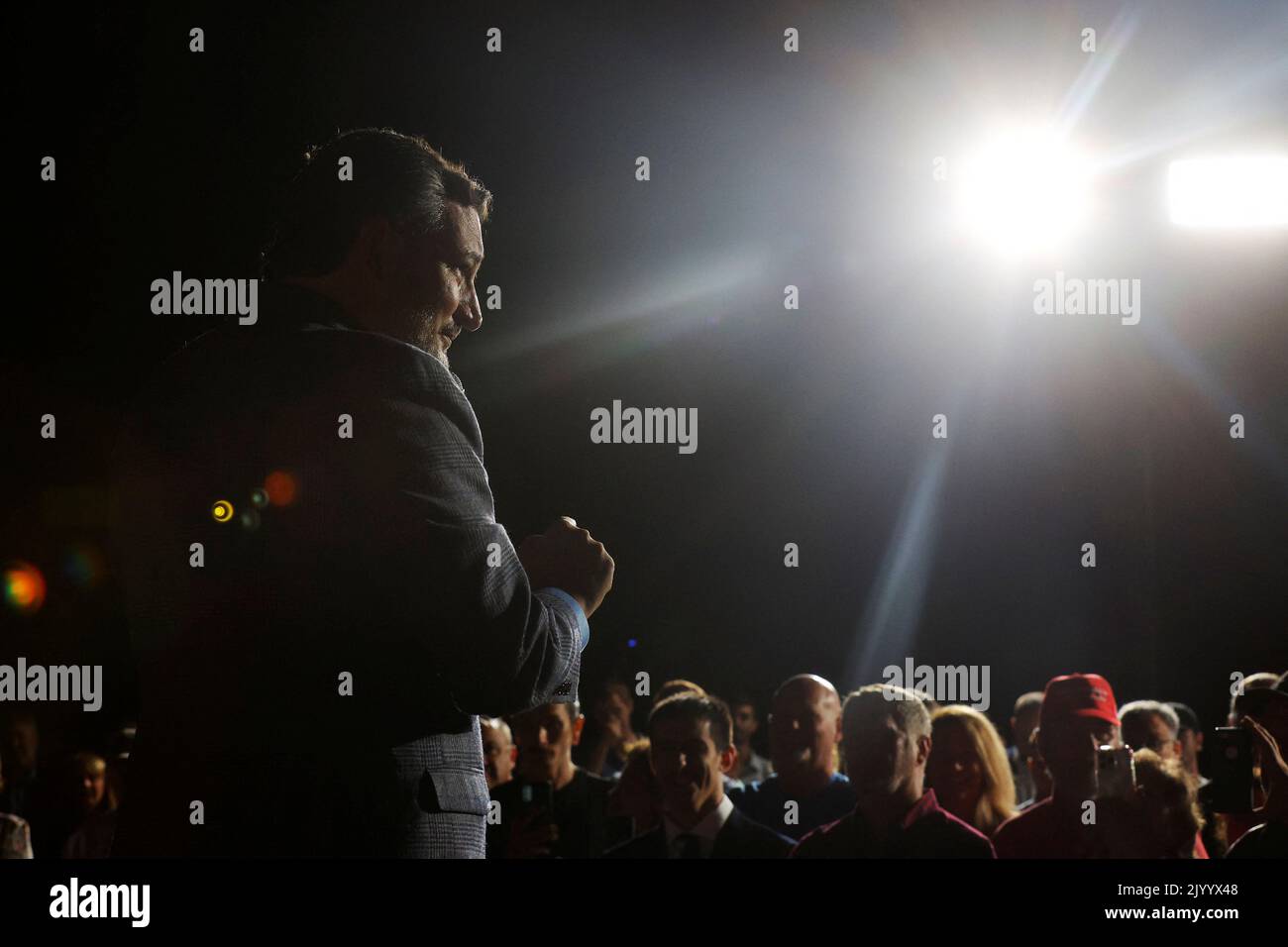 Il senatore statunitense Ted Cruz (R-TX) parla ad un'uscita di voto Rally con candidato repubblicano per la Camera dei rappresentanti degli Stati Uniti Karoline Leavitt (non illustrato), a Londonderry, New Hampshire, Stati Uniti, 8 settembre, 2022. REUTERS/Brian Snyder Foto Stock