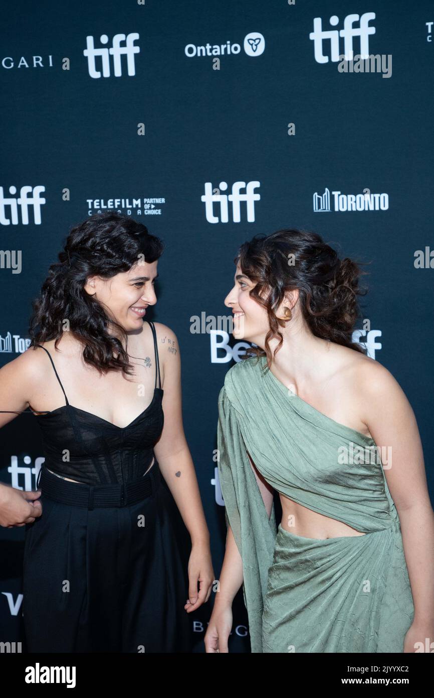 Toronto, Canada. 08th Set, 2022. Nathalie e Manai Issa parteciperanno alla prima serata di gala di apertura di 'The Swimmers' durante il 2022° Festival Internazionale del Film di Toronto alla Roy Thomson Hall il 08 settembre 2022 a Toronto, Ontario. Foto: Jeremy Sandler/imageSPACE/Sipa USA Credit: Sipa USA/Alamy Live News Foto Stock