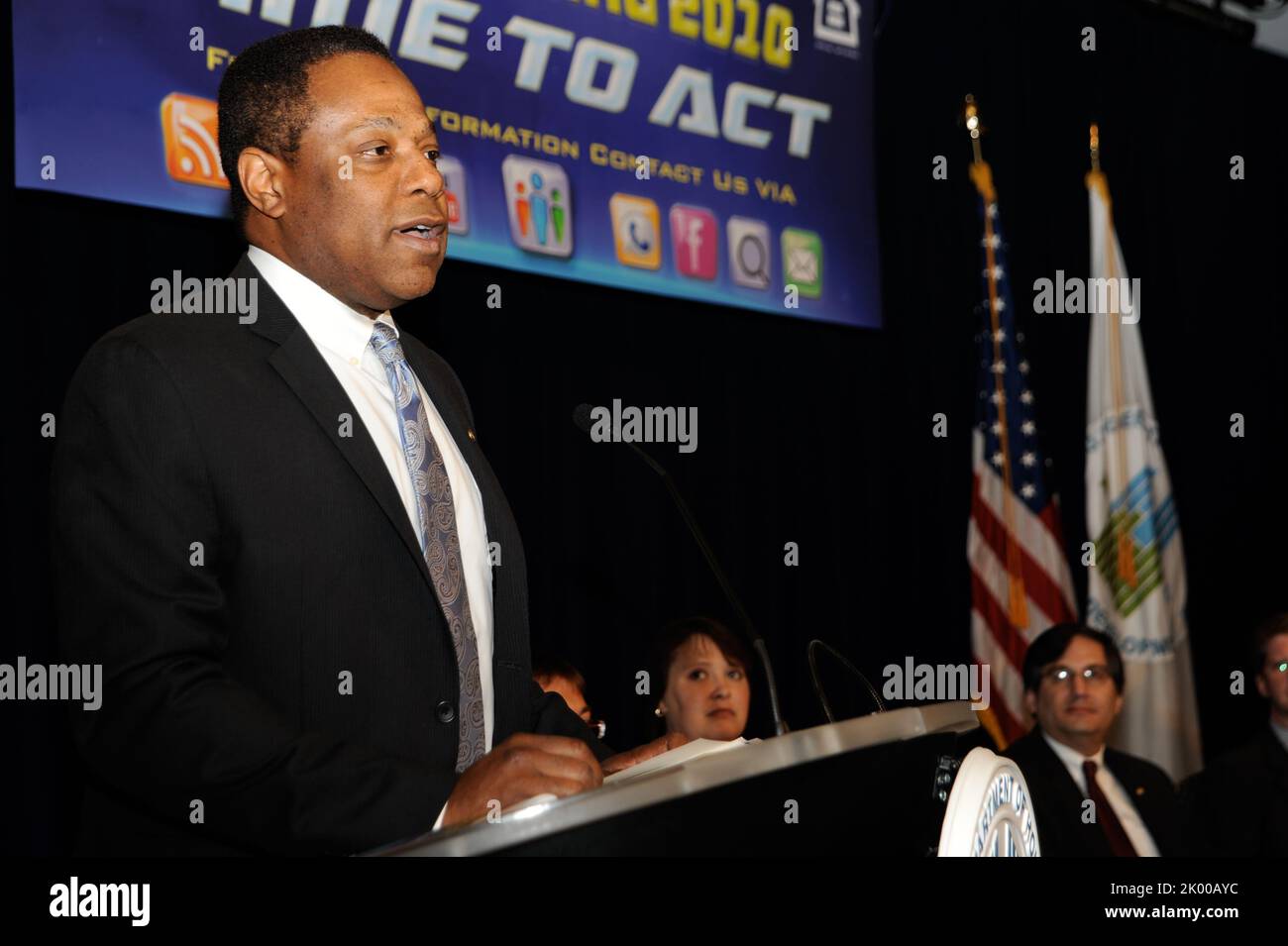 Evento promozionale fair Housing ('Time to Act') presso la sede HUD, con l'Assistente Segretario per l'edilizia popolare e l'Equal Opportunnity (FHEO), John Trasvina e altri alti funzionari della FHEO che si uniscono al Segretario Shaun Donovan tra i relatori. Foto Stock