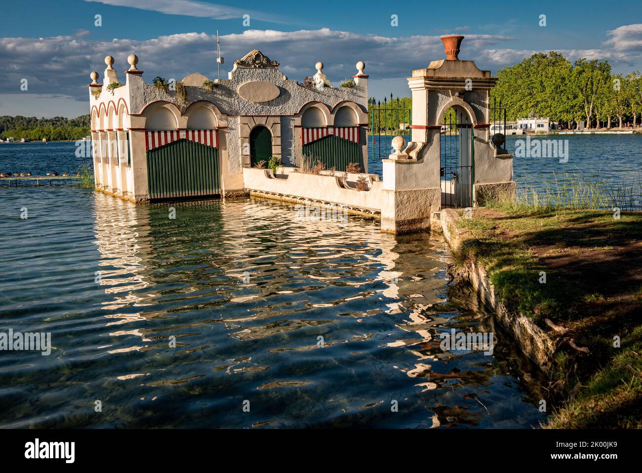 Casa di pesca (pesquera) al Lago di Banyoles (Estany de Banyoles). Girona, nella Catalogna nord-orientale, Spagna Foto Stock