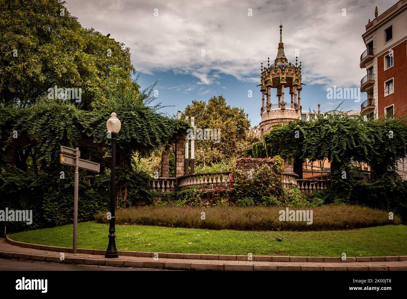 Edificio modernista Torre Andreu conosciuto come la rotonda nel quartiere Sant Gervasi di Barcellona. Foto Stock