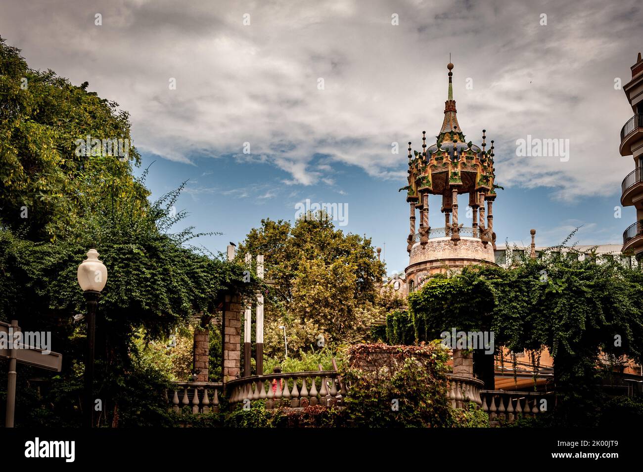 Edificio modernista Torre Andreu conosciuto come la rotonda nel quartiere Sant Gervasi di Barcellona. Foto Stock