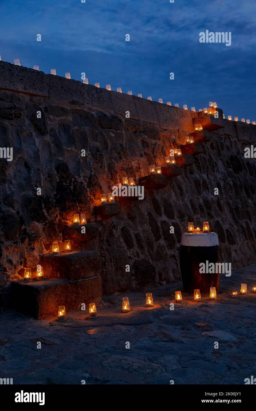 Candele sul famoso porto di Cobb a Lyme Regis, Dorset Foto Stock