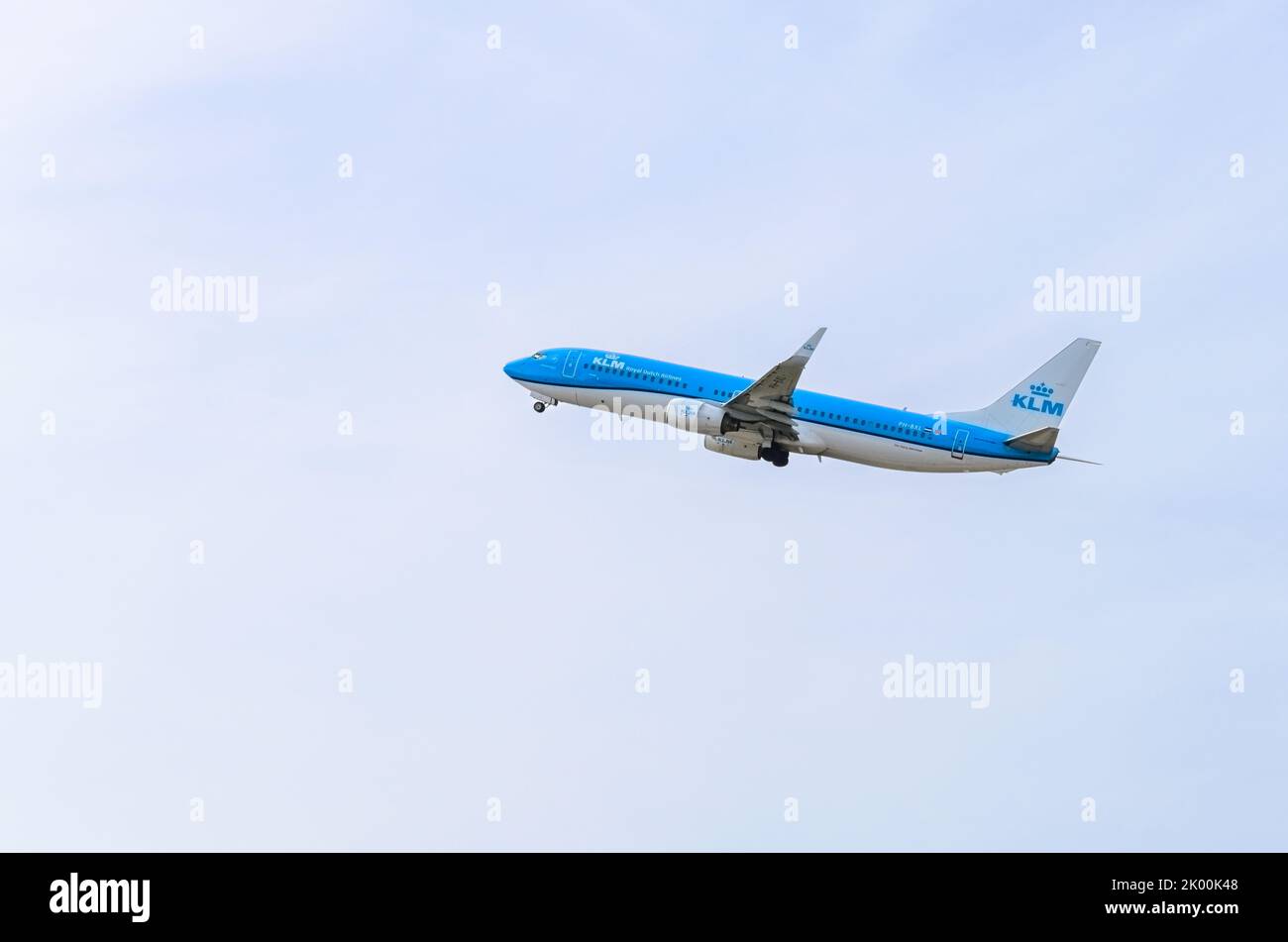 Barcellona, ​​Spain; 21 2022 maggio: Aereo KLM Boeing 737, decollo dall'aeroporto Josep Tarradellas Barcelona-El Prat Foto Stock