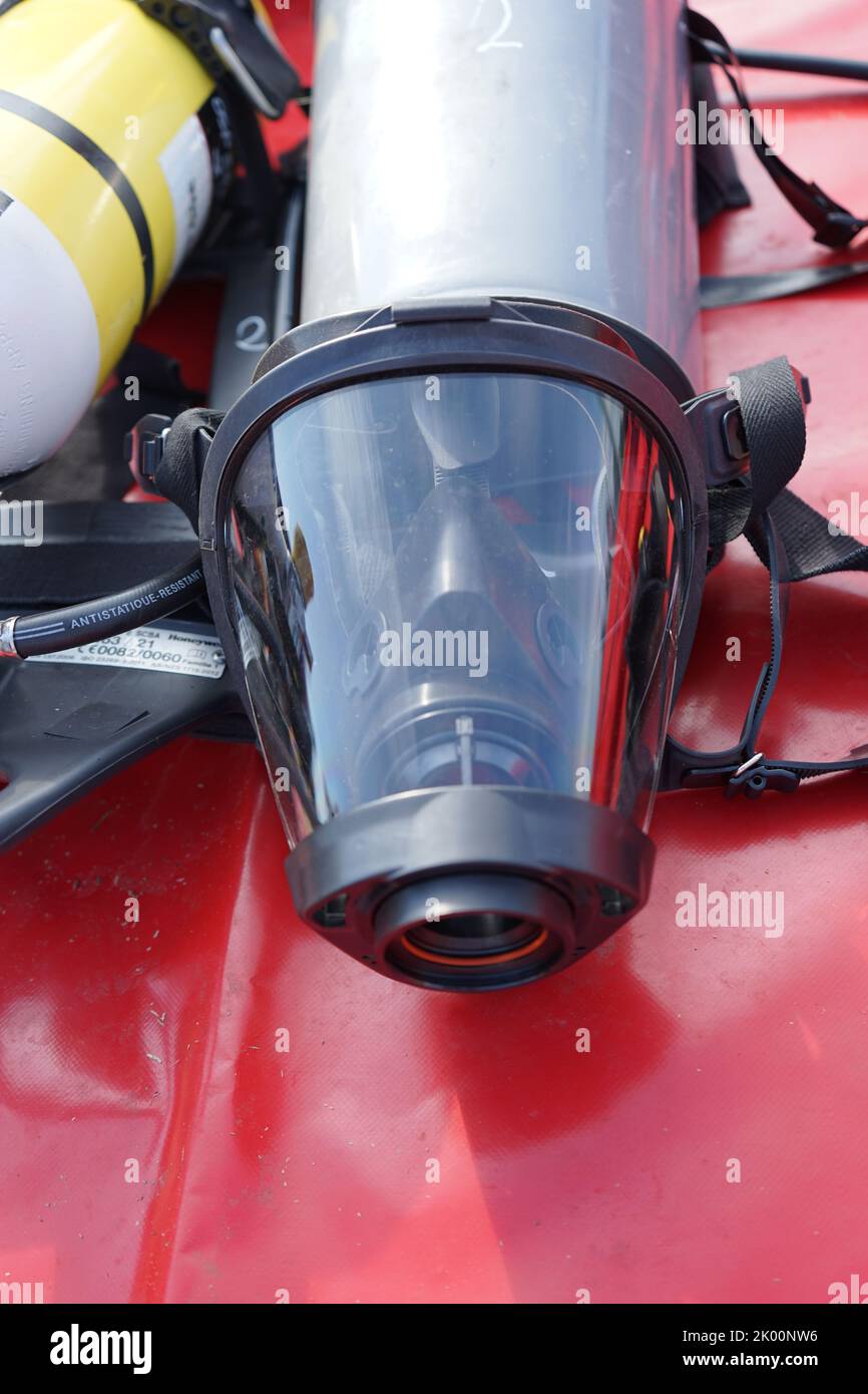 Maschera anti smog immagini e fotografie stock ad alta risoluzione - Alamy