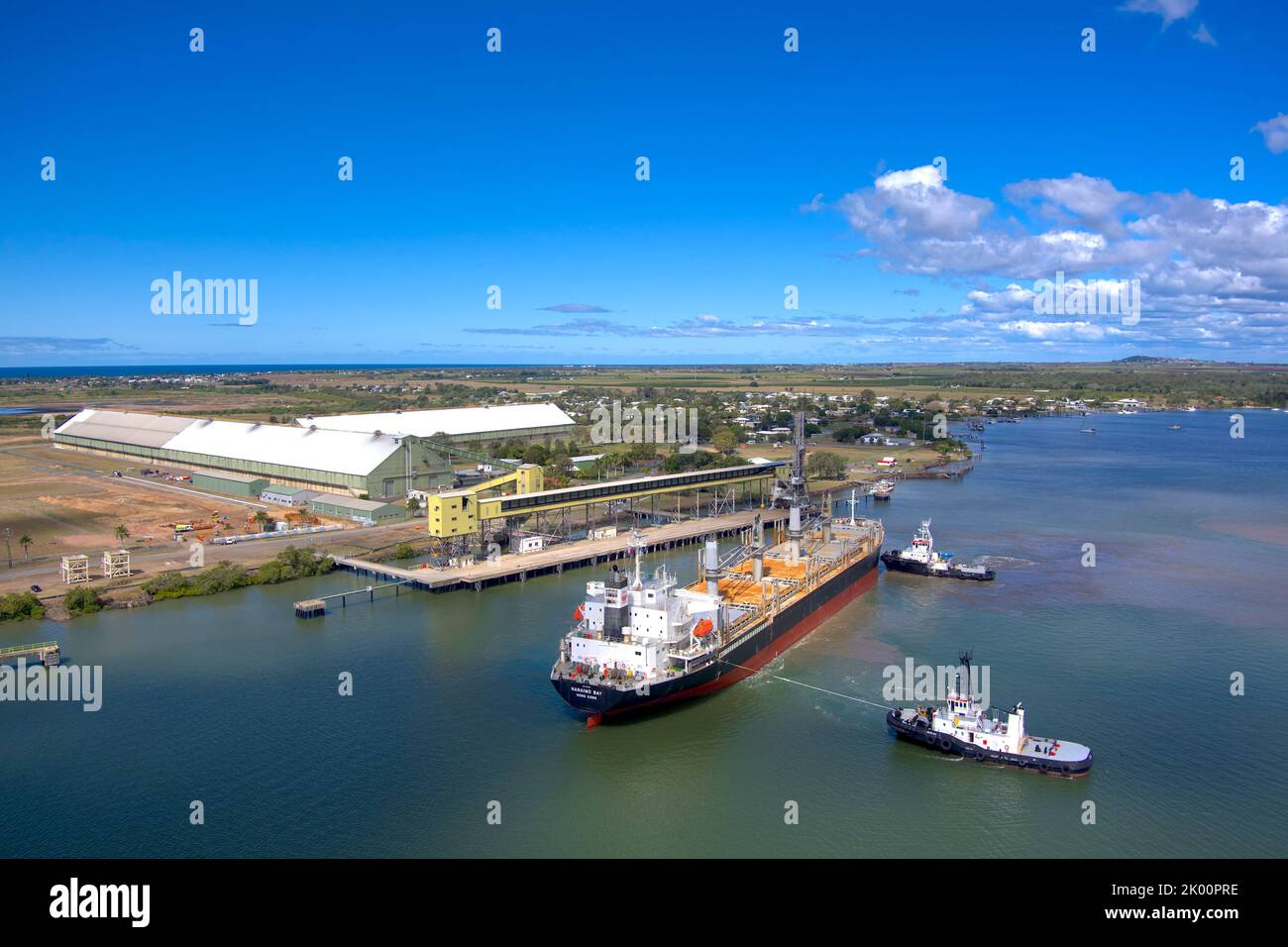 Aereo della nave portarinfuse Nanaimo Bay con partenza dal terminal dello zucchero sul Burnett River Port Bundaberg Queensland Australia Foto Stock