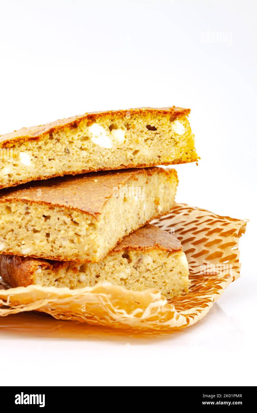 Pane di mais dietetico fatto in casa. Messa a fuoco selettiva con profondità di campo ridotta. Foto Stock