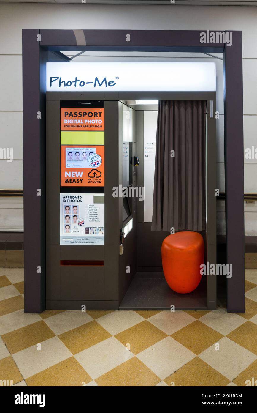 Photo me stand in un centro commerciale Foto Stock