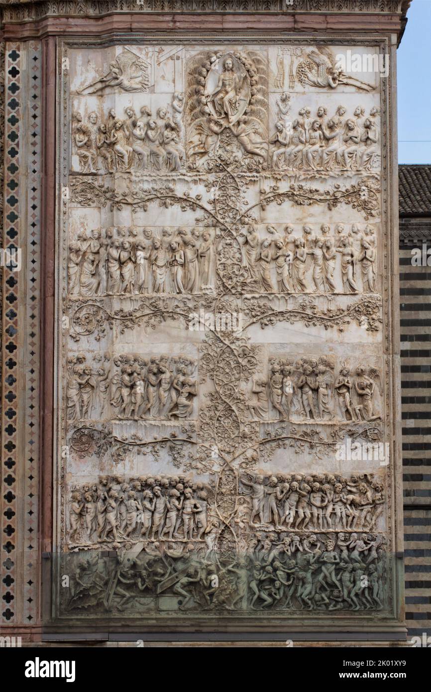 Ultimo Giudizio, Apocalisse (di Lorenzo Maitani, 14th° secolo) - dettaglio - bassorilievo dal 4th° pilastro - facciata della cattedrale di Orvieto - Umbria - Italia Foto Stock