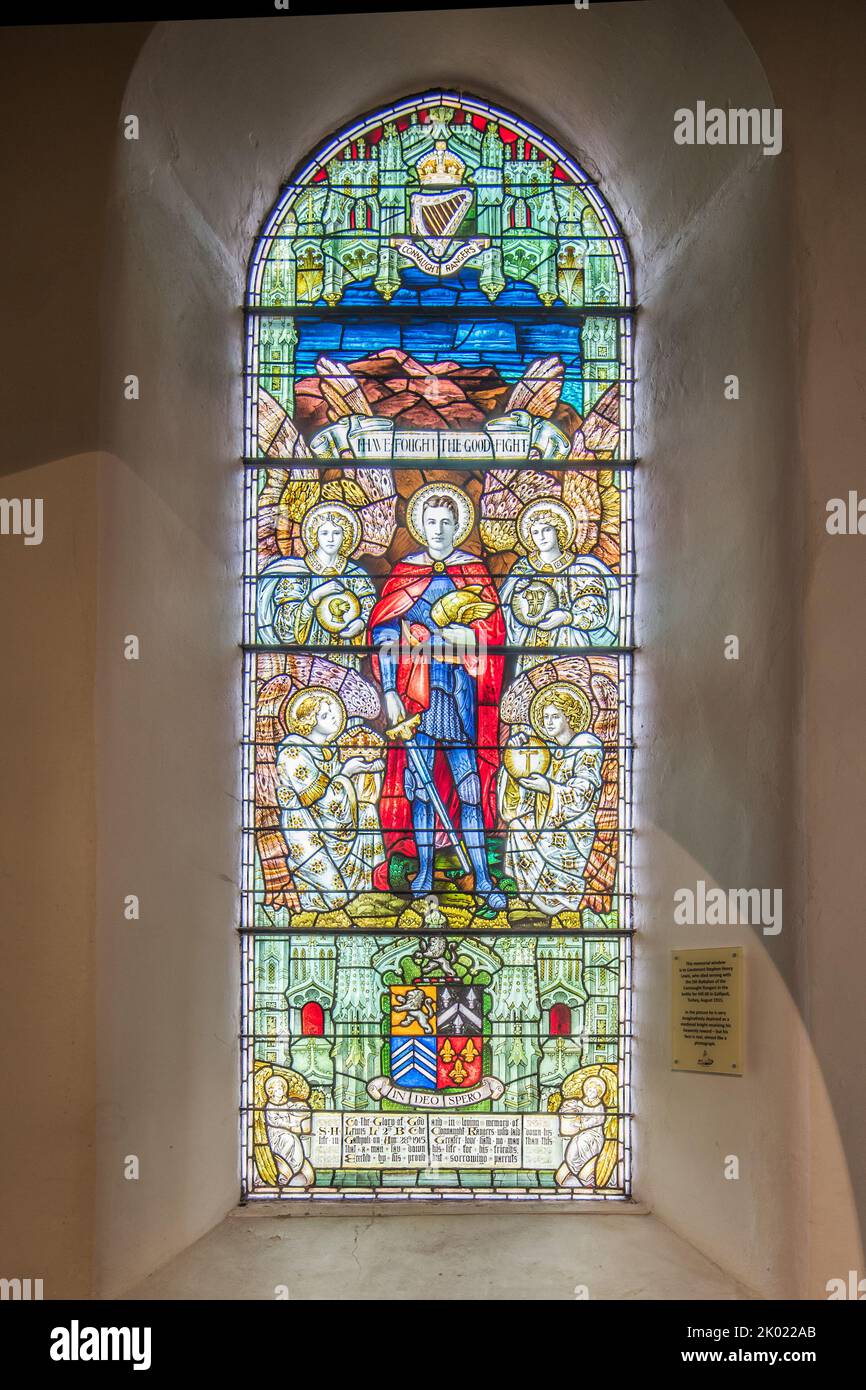 Bella vetrata nella chiesa di St Multose a Kinsale, Co Cork, Irlanda. Foto Stock