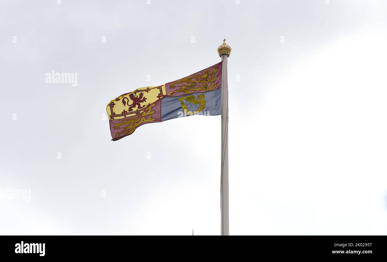 Londra, Regno Unito. 9th Set, 2022. Il Royal Standard vola su Buckingham Palace Credit: MARTIN DALTON/Alamy Live News Foto Stock