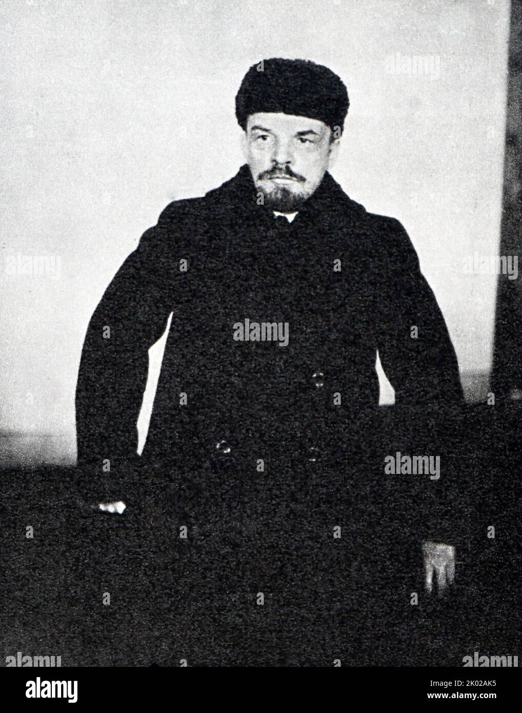 Lenin 1919. Mosca. Vladimir Ilyich Ulyanov (1870 – 1924), noto con il suo alias Lenin, è stato un rivoluzionario russo, politico e teorico politico. Fu capo di governo della Russia sovietica dal 1917 al 1924 e dell'Unione sovietica dal 1922 al 1924. Foto Stock