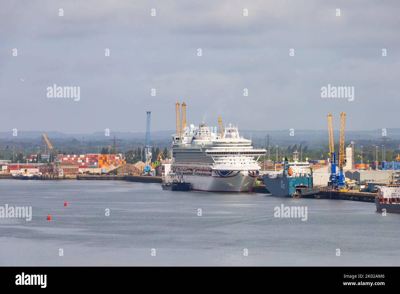 Nave da crociera P&o, MS Ventura, ormeggiata al City Cruise Terminal, Southampton, Hampshire, Inghilterra Foto Stock