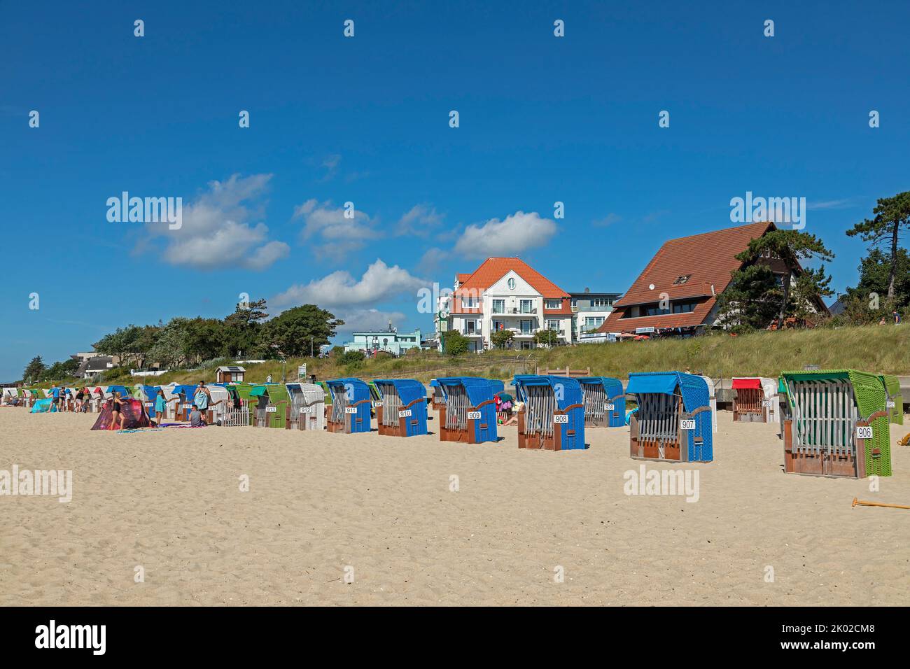 spiaggia, sedie a sdraio, case, Wyk, Isola di Föhr, Frisia settentrionale, Schleswig-Holstein, Germania Foto Stock